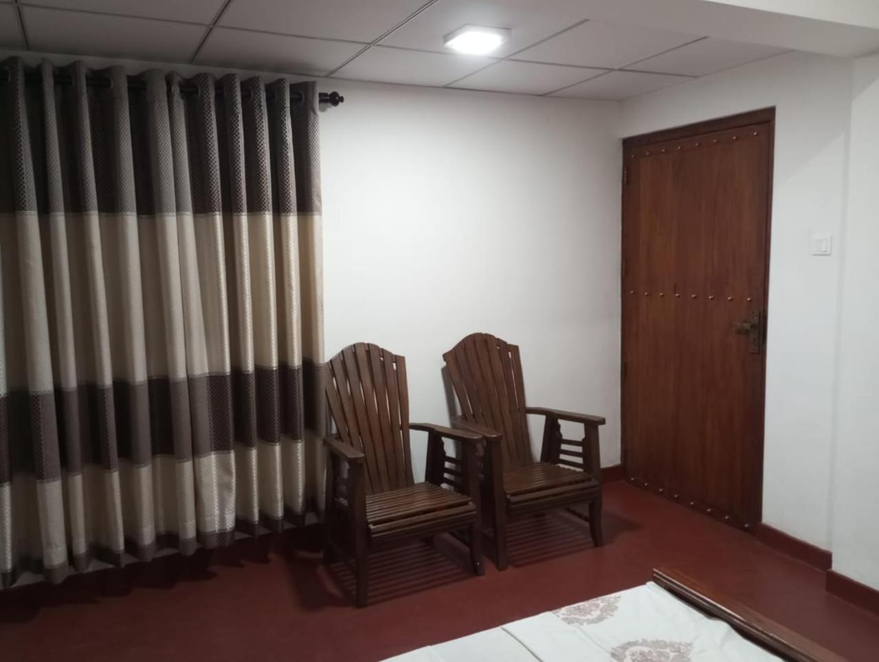 Relax Home Rambukkana Exterior photo