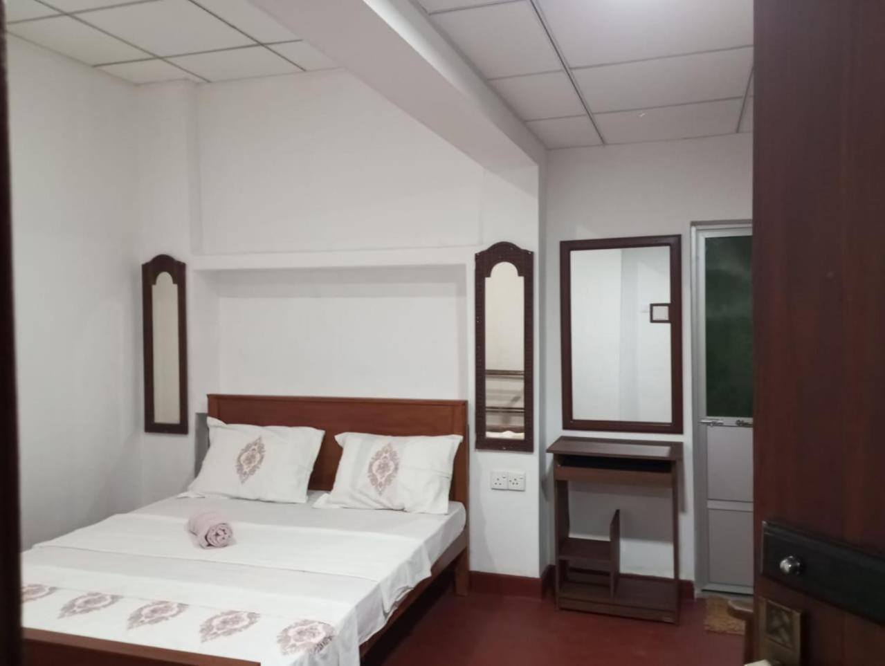 Relax Home Rambukkana Exterior photo