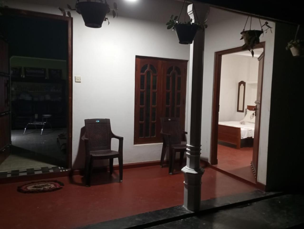 Relax Home Rambukkana Exterior photo
