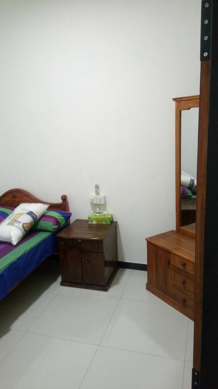 Relax Home Rambukkana Exterior photo